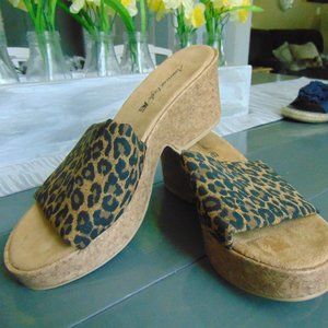 NWT American Eagle Womens Wedges in Animal Print Size 9